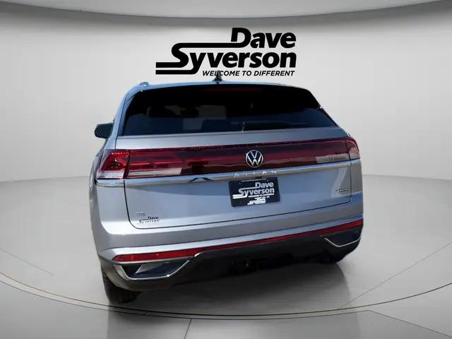 2026 Volkswagen Atlas Cross Sport SE with Technology