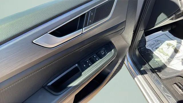 2026 Volkswagen Atlas Cross Sport SE with Technology