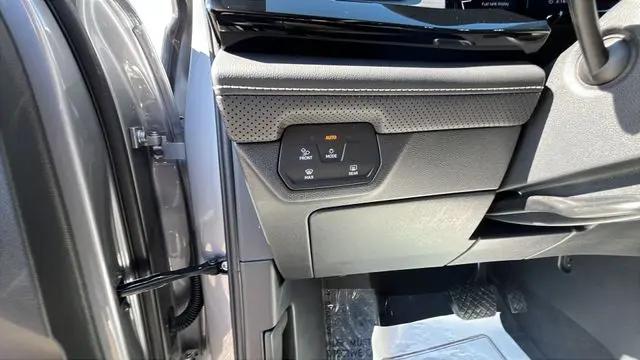 2026 Volkswagen Atlas Cross Sport SE with Technology