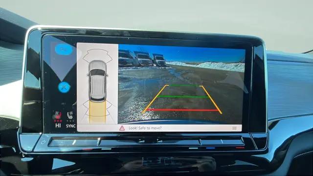 2026 Volkswagen Atlas Cross Sport SE with Technology