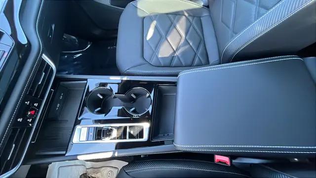 2026 Volkswagen Atlas Cross Sport SE with Technology