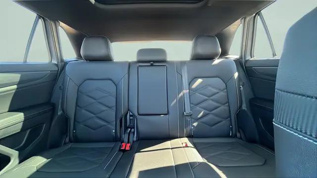 2026 Volkswagen Atlas Cross Sport SE with Technology