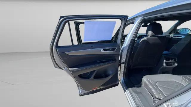 2026 Volkswagen Atlas Cross Sport SE with Technology