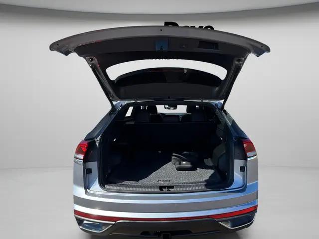 2026 Volkswagen Atlas Cross Sport SE with Technology
