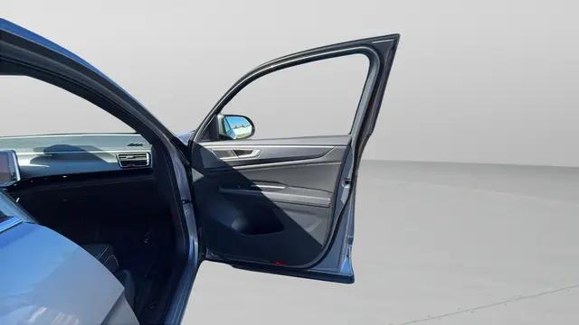2026 Volkswagen Atlas Cross Sport SE with Technology
