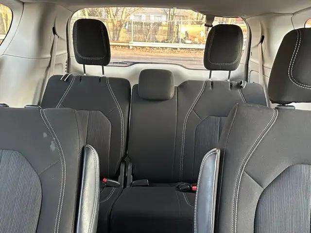 2022 Chrysler Voyager LX