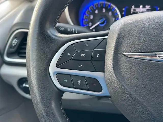 2022 Chrysler Voyager LX
