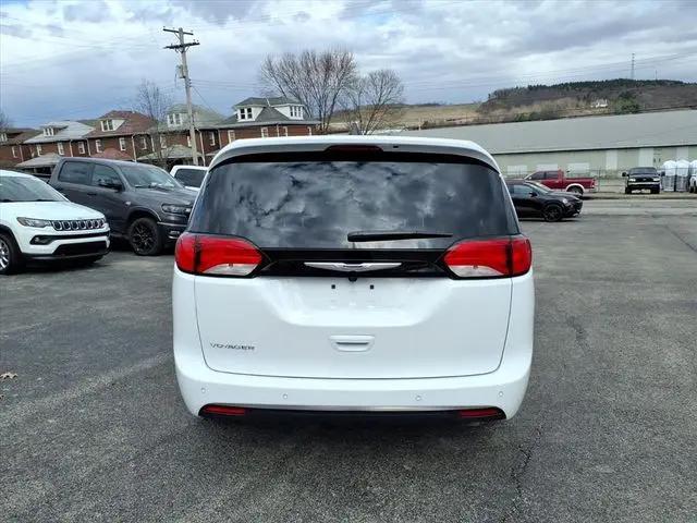 2026 Chrysler Voyager LX