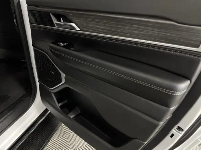 2023 Jeep Wagoneer Series III 4x4