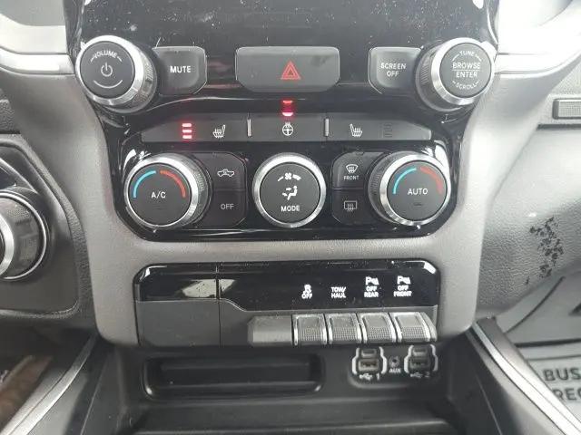 2022 Ram 1500 Big Horn Crew Cab 4x4 5'7" Box
