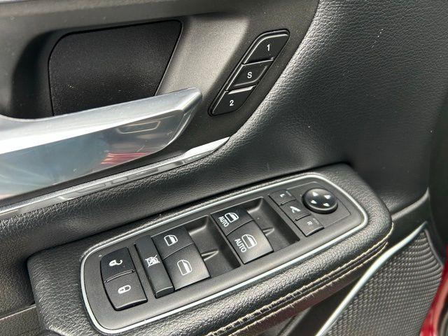 2019 Ram 1500 Laramie Crew Cab 4x4 6'4" Box