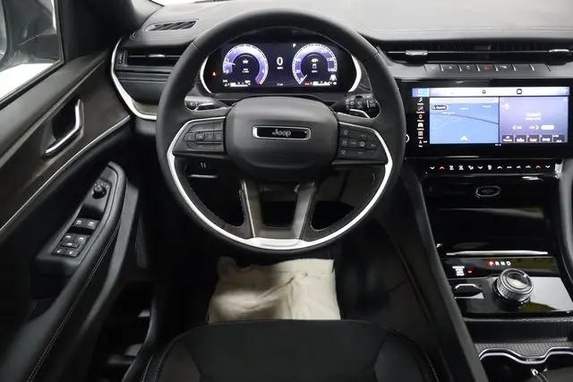 2026 Jeep Grand Cherokee L Altitude 4x4