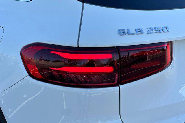 2026 Mercedes-Benz GLB 250