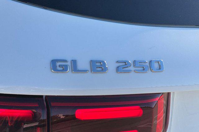 2026 Mercedes-Benz GLB 250