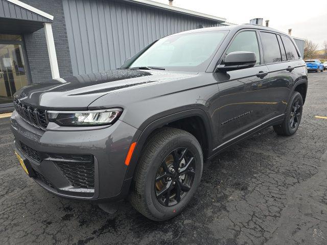 2026 Jeep Grand Cherokee GRAND CHEROKEE LAREDO ALTITUDE 4X4