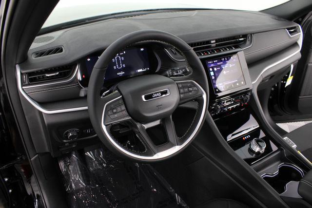 2026 Jeep Grand Cherokee L Laredo 4x4
