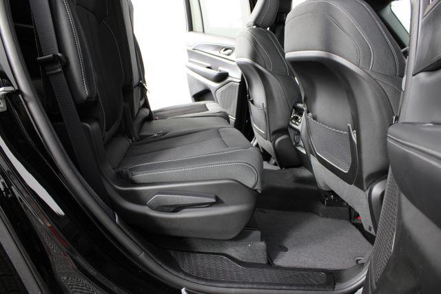 2026 Jeep Grand Cherokee L Laredo 4x4