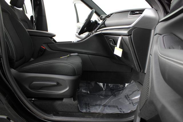 2026 Jeep Grand Cherokee L Laredo 4x4