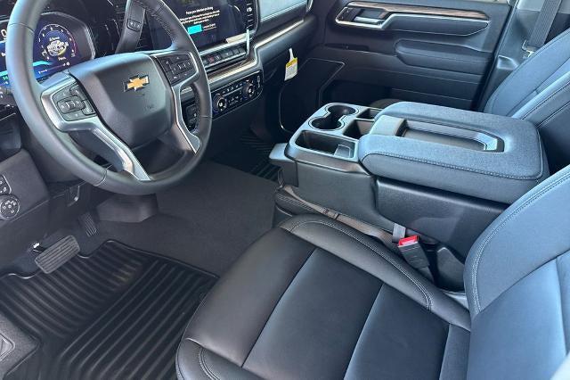 2026 Chevrolet Silverado 3500HD Crew Cab, Long Bed, LT Dual Rear Wheel, RWD