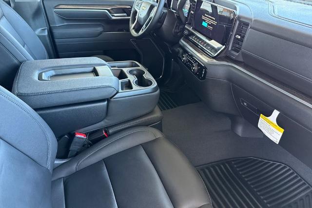2026 Chevrolet Silverado 3500HD Crew Cab, Long Bed, LT Dual Rear Wheel, RWD