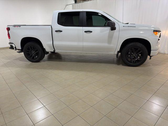 2026 Chevrolet Silverado 1500 4WD Crew Cab Short Bed Custom
