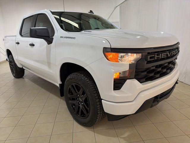 2026 Chevrolet Silverado 1500 4WD Crew Cab Short Bed Custom