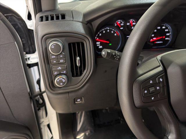 2026 Chevrolet Silverado 1500 4WD Crew Cab Short Bed Custom