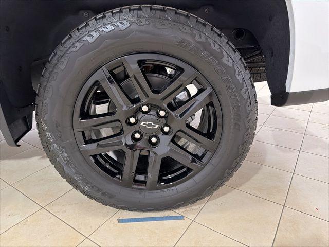 2026 Chevrolet Silverado 1500 4WD Crew Cab Short Bed Custom