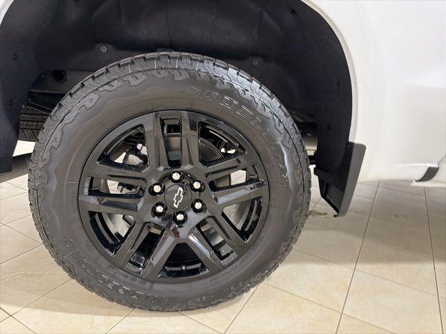 2026 Chevrolet Silverado 1500 4WD Crew Cab Short Bed Custom