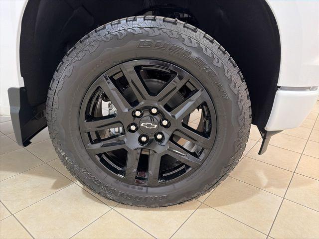 2026 Chevrolet Silverado 1500 4WD Crew Cab Short Bed Custom