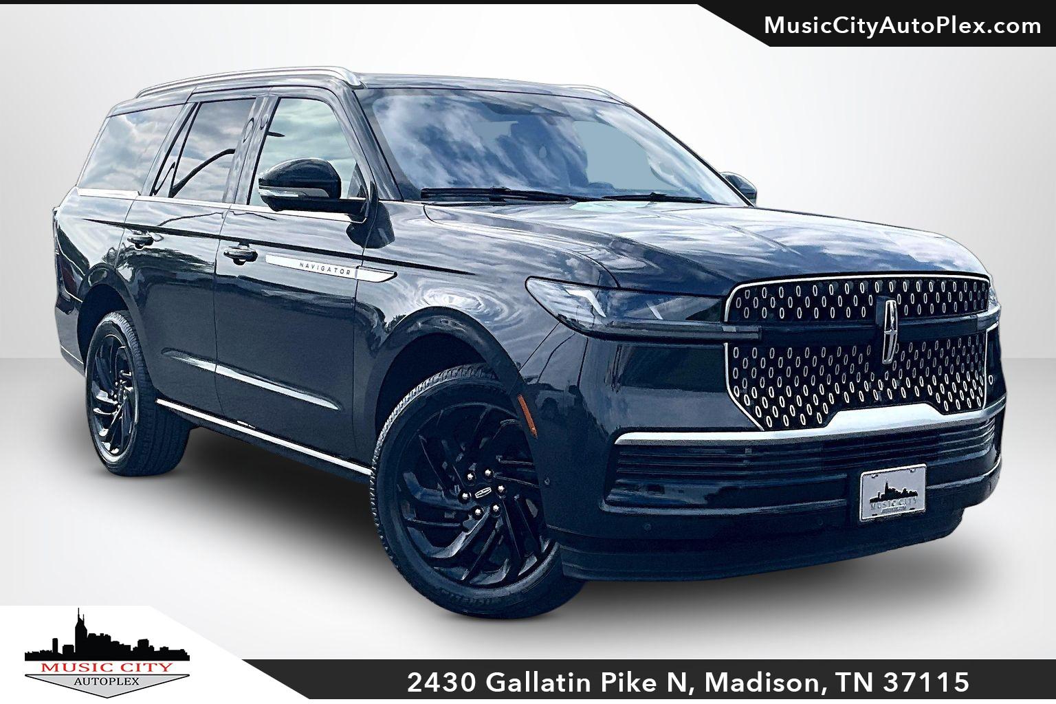 STARLIGHT GRAY PC 2025 Lincoln Navigator SUV / Crossover Four-Wheel Drive Automatic