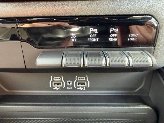 2026 Ram 1500 Big Horn Crew Cab 4x4 5'7" Box