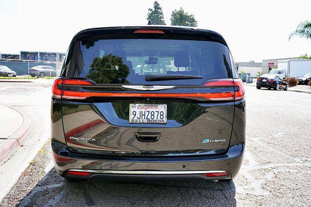 2024 Chrysler Pacifica Hybrid Select