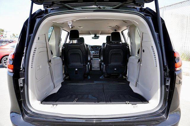 2024 Chrysler Pacifica Hybrid Select