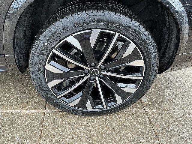 2026 Volvo XC90 Plug-In Hybrid Ultra, T8 AWD, Electric/Gasoline, Bright, 6 Seats