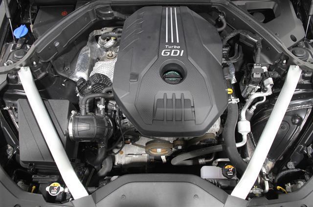 2023 Genesis G70 2.0T AWD