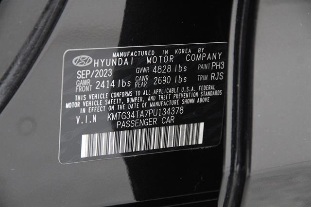 2023 Genesis G70 2.0T AWD