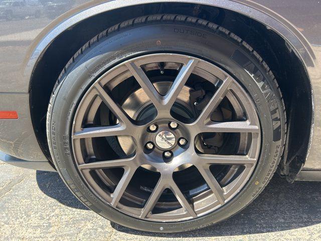 2016 Dodge Challenger R/T Plus Shaker