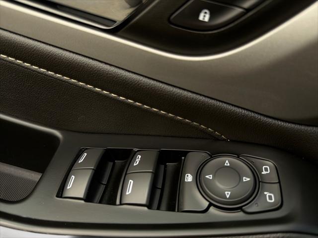 2023 Chevrolet Traverse AWD LT Leather