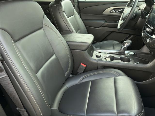 2023 Chevrolet Traverse AWD LT Leather