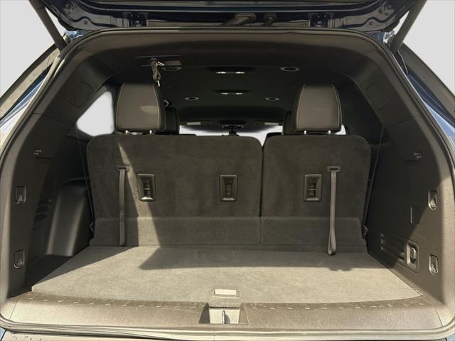 2023 Chevrolet Traverse AWD LT Leather