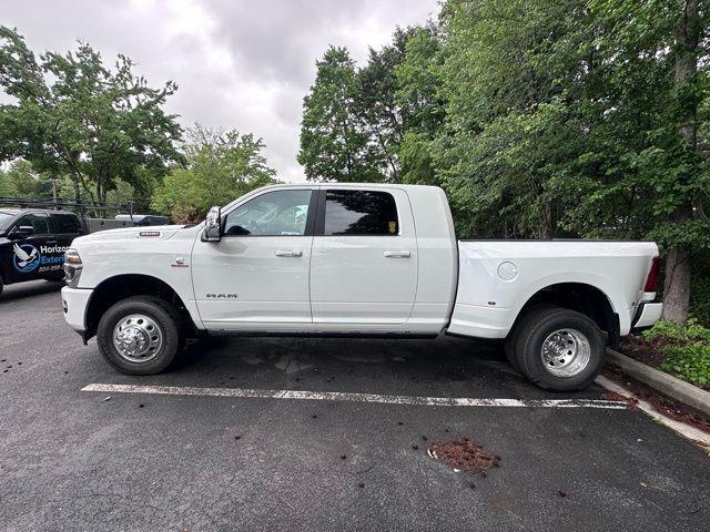 2026 RAM Ram 3500 RAM 3500 LARAMIE MEGA CAB 4X4 64 BOX 2026 RAM Ram 3500 RAM 3500 LARAMIE MEGA CAB 4X4 64 BOX
