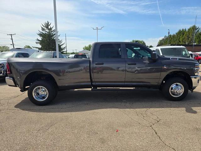 2026 RAM Ram 3500 RAM 3500 TRADESMAN CREW CAB 4X4 8 BOX