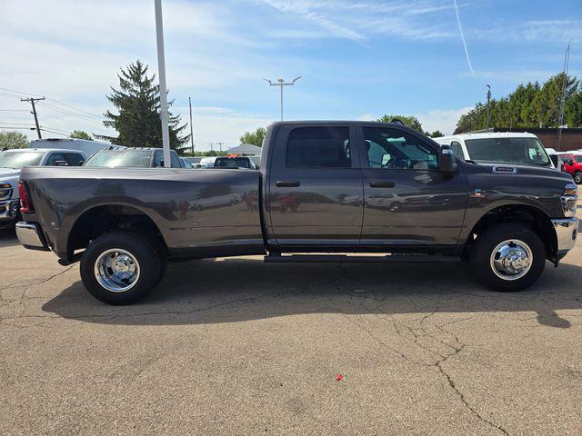 2026 RAM Ram 3500 RAM 3500 TRADESMAN CREW CAB 4X4 8 BOX