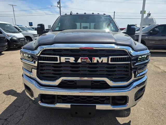 2026 RAM Ram 3500 RAM 3500 TRADESMAN CREW CAB 4X4 8 BOX