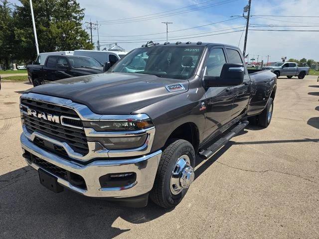 2026 RAM Ram 3500 RAM 3500 TRADESMAN CREW CAB 4X4 8 BOX