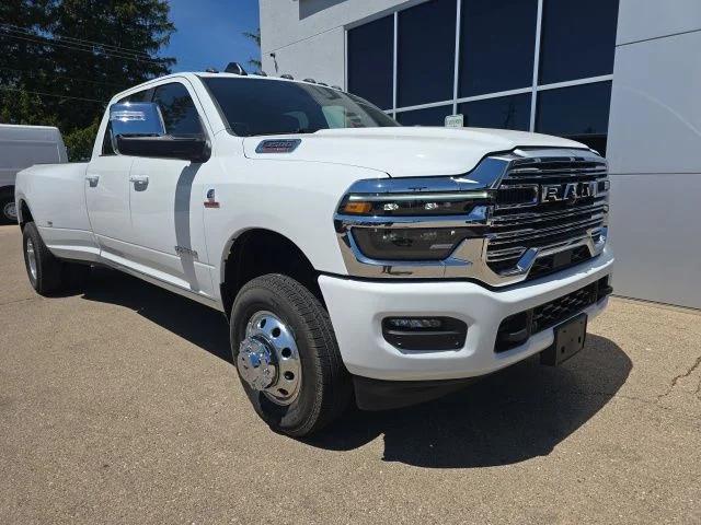 2026 RAM Ram 3500 RAM 3500 LARAMIE CREW CAB 4X4 8 BOX