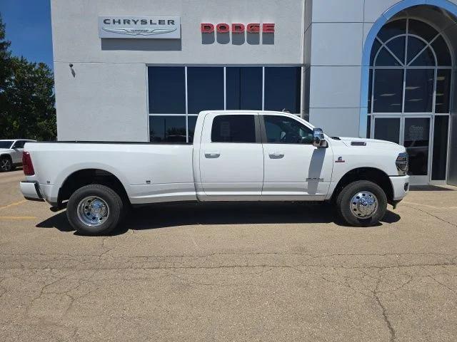 2026 RAM Ram 3500 RAM 3500 LARAMIE CREW CAB 4X4 8 BOX