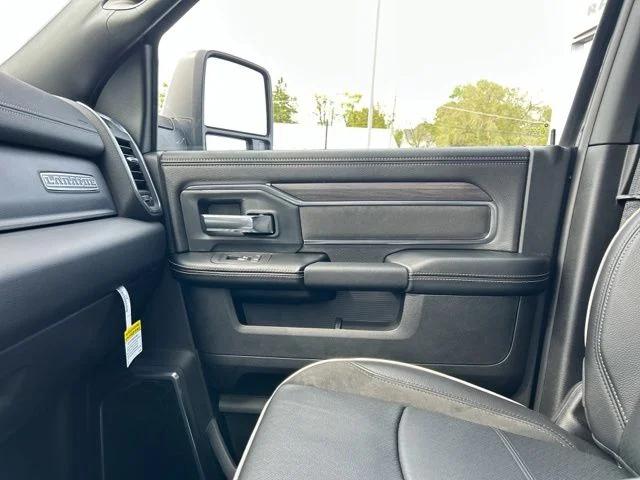 2026 Ram 3500 Laramie Crew Cab 4x4 64 Box