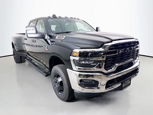 2026 RAM Ram 3500 RAM 3500 TRADESMAN CREW CAB 4X4 8 BOX
